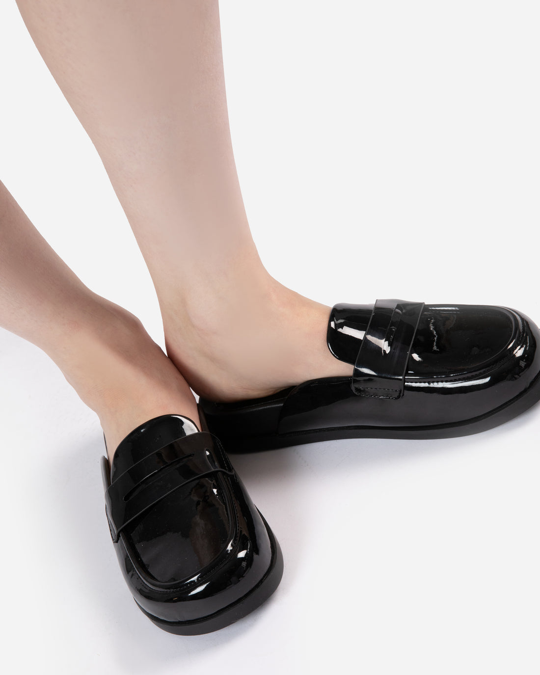WEIL Women's Vegan Slip On Mules Matt & Nat Women
